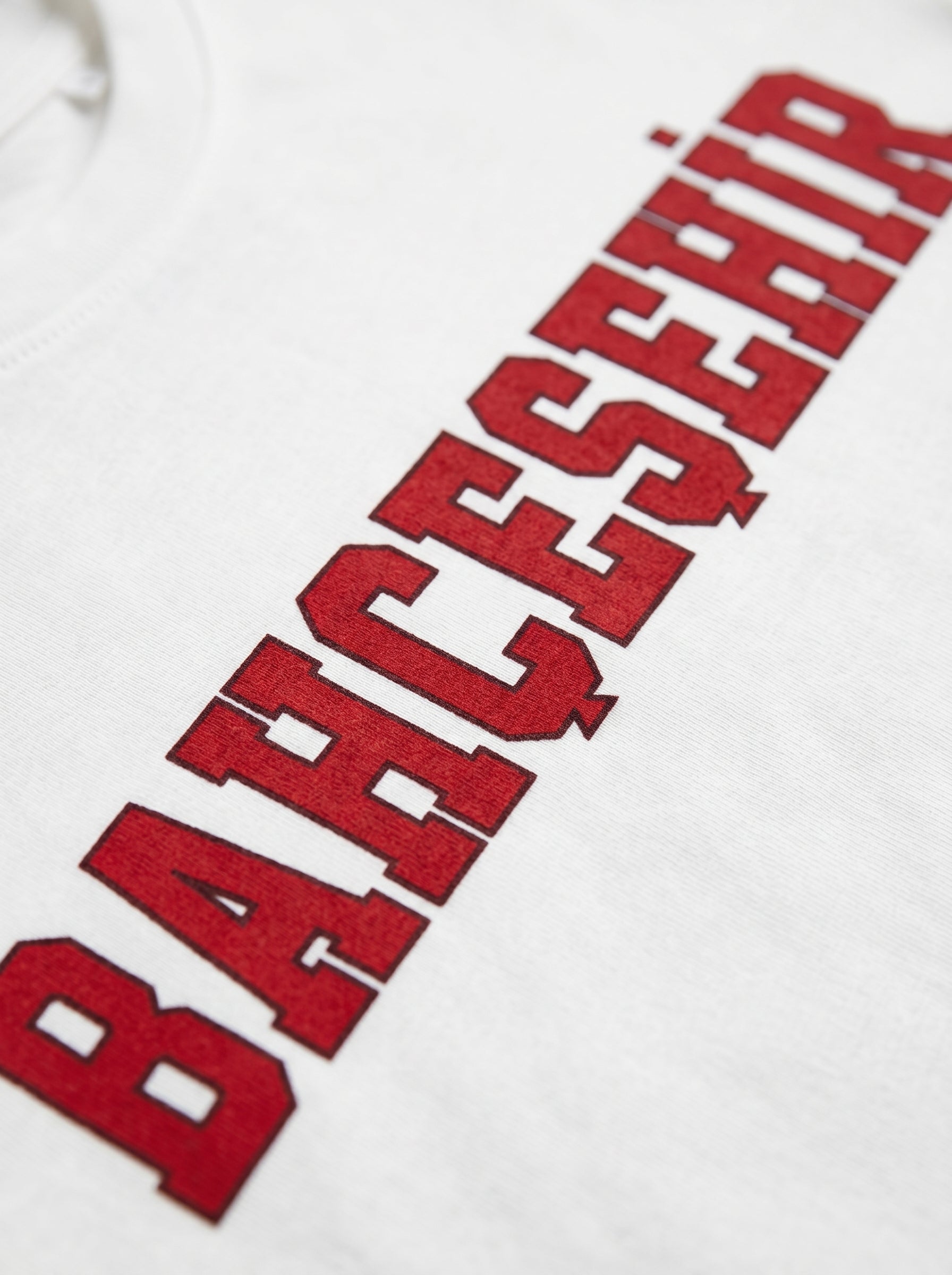 Bahçeşehir Kırmızı Logolu Beyaz T-Shirt