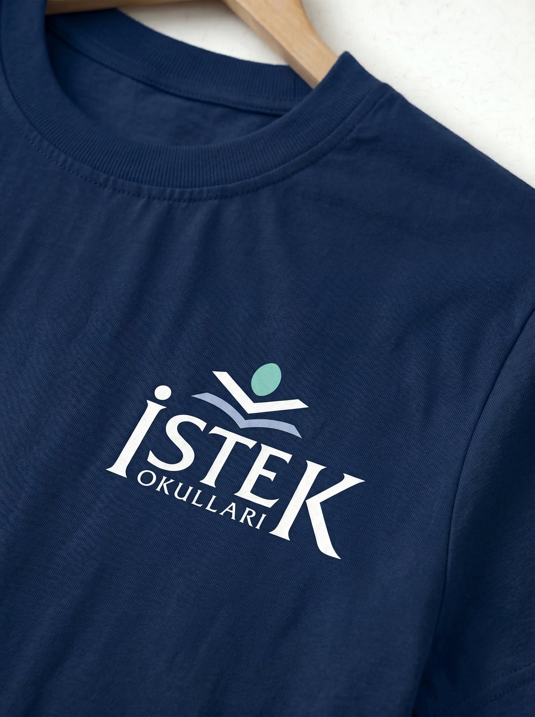 İstek Okulları Logo Baskılı T-Shirt